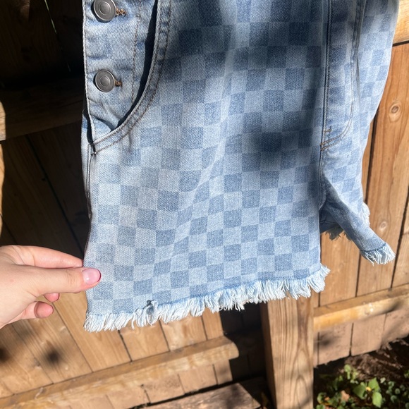 Trend Alert: checkers - shortalls - Picture 3 of 4